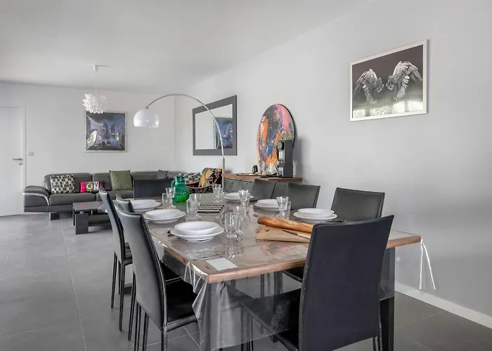 Maison 3 Avec Beau Jardin A Holiday home *