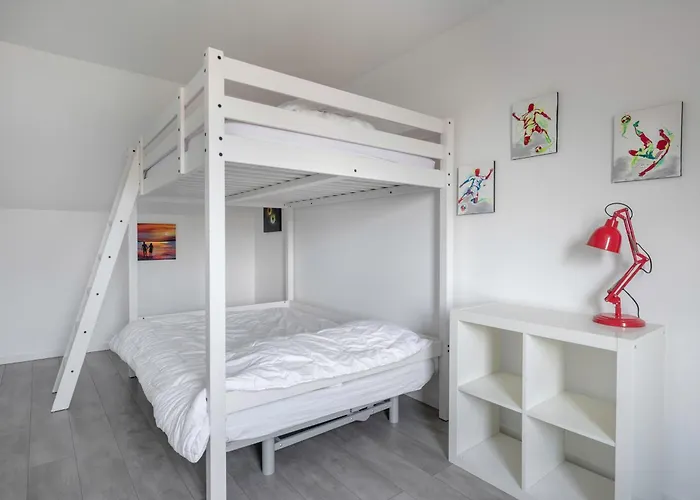 Maison 3 Avec Beau Jardin A Holiday home *