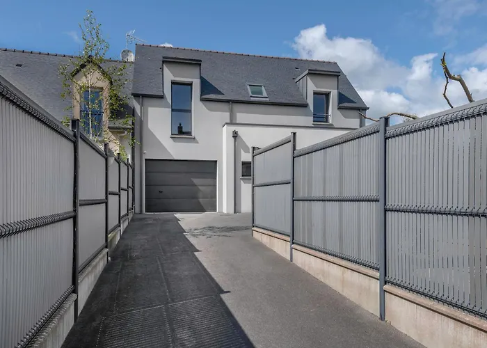 Hébergement de vacances Maison 3 Avec Beau Jardin à *